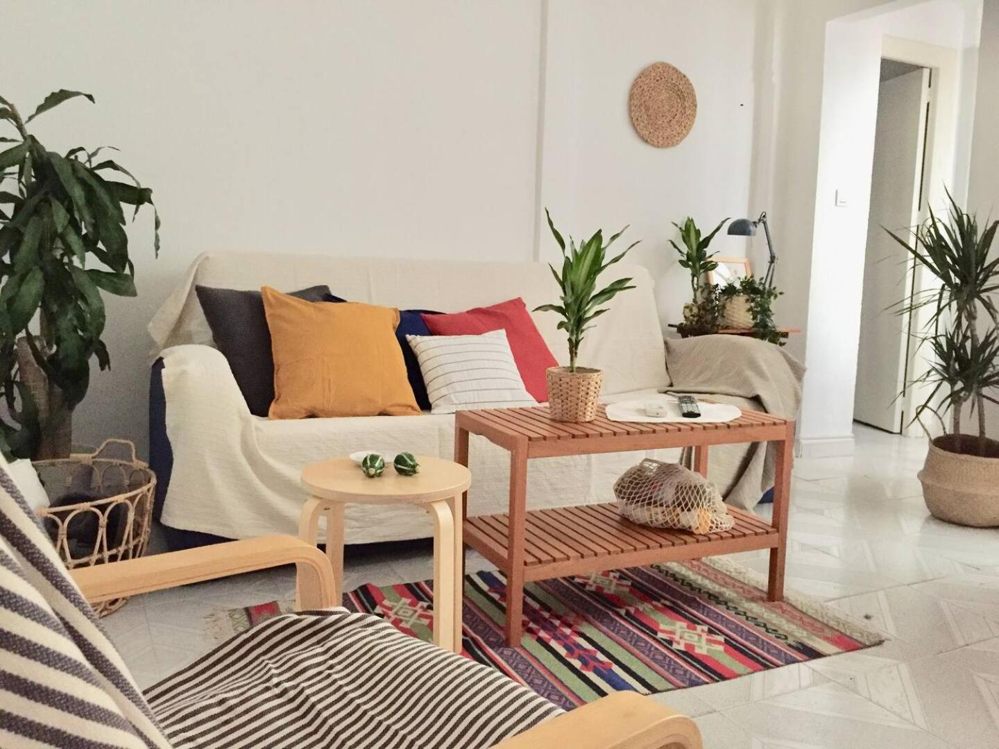 San Matias Urban Retreat With Balcony Appartement